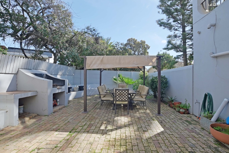 3 Bedroom Property for Sale in Table View Western Cape